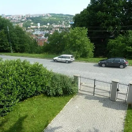Slovenska 3*